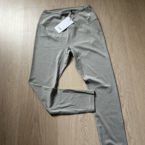 NWT GYMSHARK Grey 7/8 leggings - Picture 2 of 6